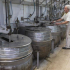 Empresa turronera en Jijona. / MIGUEL LORENZO