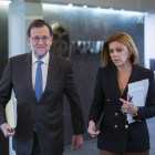 Rajoy y Cospedal, a su llegada a la reunión de ayer. TAREK