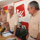 Núñez (centro), con otros miembros de la ejecutiva.