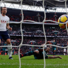 Harry Kane marca el segundo gol ante el Southampton, con el que superaba el récord del Messi.