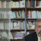 Salvador Gutiérrez es catedrático de Lingüística General en la Universidad de León.