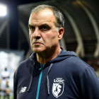 Marcelo Bielsa, con la ropa oficial del Lille.