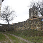 La calle La Iglesia de San Pedro de Foncollada aún está en tierra. CAMPOS