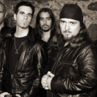 Los miembros de la banda de reciente creación Alquimia, con su líder, Alberto Rionda, en primer plano.