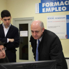 Fernando Vélez y Gregorio Chamorro en la visita al Cemfe.