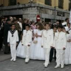Los niños de primera comunión acompañaron el procesionar