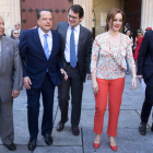 Amilivia estuvo acompañado en Salamanca por Mañueco, Clemente y el rector de la Usal. JESÚS FORMIGO