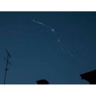 Imagen tomada en la ciudad de León de la estela dejada por el posible meteorito. F. OTERO PERANDONES