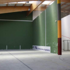Interior y algunas instalaciones existentes en el complejo Isidro Martínez de Boñar. CAMPOS