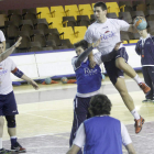 Los jugadores del Ademar iniciaron ayer con intensidad los entrenamientos.