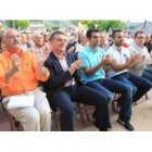 En su último mitin, Ismael Álvarez estuvo arropado por sus paisanos de Dehesas.