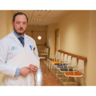 José Mª Torres, neurocirujano en el Centro Médico de Asturias, experto en técnicas mínimamente invasivas.