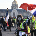 Protesta de los chalecos amarillos en la explanada de los Inválidos en París.