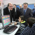 Gabilondo departió con los niños en un centro castellano.