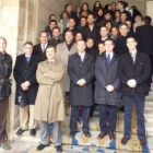 Foto de familia de los participantes en el curso de implantes.