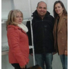 Representantes del Ayuntamiento y de Cáritas de Astorga.