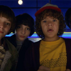 De izquierda a derecha, Will (Noah Schnapp), Mike (Finn Wolfhard), Dustin (Gatten Matarazzo) y Lucas (Caleb McLaughlin).