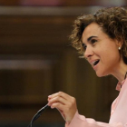 Dolors Montserrat, ministra de Sanidad, durante una intervención en el Pleno del Congreso.