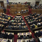 Diputados del Parlamento griego durante la votación por el presidente, el 23 de diciembre en Atenas.