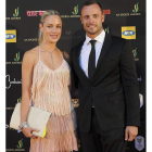 Óscar Pistorius junto a la que era su novia.