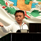 Ángel Jacinto Noh Tun, estudiante de primaria, durante su discurso.
