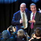 Nuttall y Farage, tras la elección del primero como líder del UKIP.