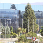 La fábrica de Camponaraya, en la imagen, fue la primera de Cristalglass en el Bierzo.