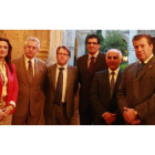 Representantes de instituciones cacereñas y leonesas, anoche en el Parador de San Marcos.