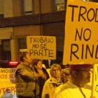 Trobajo, otro viernes en la calle ante Adif. DL