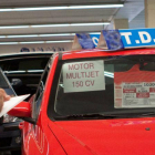 Coche usado en venta en un concesionario.