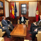 Antonio Silván, con los responsables de las empresas