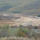 Vista de la cantera de extracción de piedra caliza que IU denuncia como ilegal