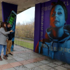 'Andrea', el grafiti ganador, está situado en la pasarela frente al Palacio de Deportes.