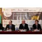 Pablo Lago, Salvador Carmona, José Ángel Hermida, Rocío Anguita y José Luis Peña, ayer en la apertura del III Foro de Universidades en el Parador de San Marcos.