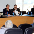 Gómez Franco, derecha, informó a los socios en la asamblea celebrada en la cooperativa