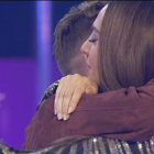 Mónica Naranjo abraza a Raoul en OT.