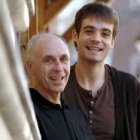 El director Paul Morrison junto al actor español Javier Beltrán