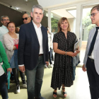 El director de la Uned, con la alcaldesa de Fabero y el director de Patrimonio, ayer. L. DE LA MATA