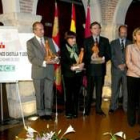 Los premiados, con Rosa Valdeón y el alcalde de Valladolid