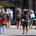 Turistas por el centro de la capital leonesa.