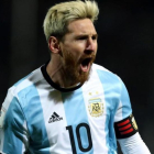 Messi festeja su gol a Uruguay tras su retorno con la selección argentina.
