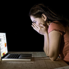 Las niñas tienen más probabilidades de sufrir ciberacoso, según la UNESCO.