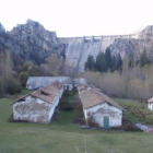 Imagen de archivo de los «barracones de los obreros», ubicados al pie de la presa.