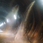 Interior de los túneles de la Variante afectados por las filtraciones de agua desde León. DL