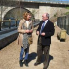 La alcaldesa de Puente y el presidente de la Miño-Sil recorrieron la zona rehabilitada.