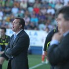 Los dos entrenadores siguieron el choque con intensidad.