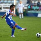 Cristian Portilla, en la foto, repetirá junto a Jonathan Ruiz en el centro del campo de la Ponferrad