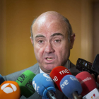 El ministro De Guindos se ha pronunciado sobre la situación de Banco Popular. LUCA PIERGIOVANNI