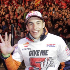 Marc Márquez celebra sus cinco títulos en Cervera, su pueblo.