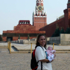 María Teresa Gregorio esperó meses en Moscú poder llevarse a su hija. EFE